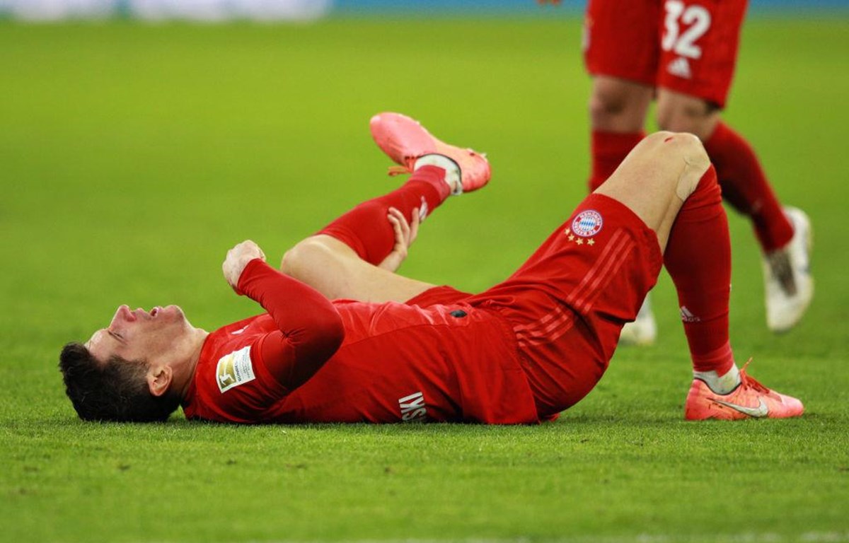 Bayern chỉ c&ograve;n 3 hậu vệ ở trận 'chung kết sớm' với RB Leipzig - Ảnh 1