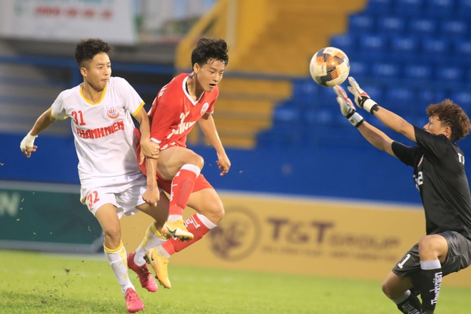 Thống k&ecirc; về nh&igrave; đ&aacute;ng kinh ngạc của thầy C&ocirc;ng Phượng - Ảnh 1