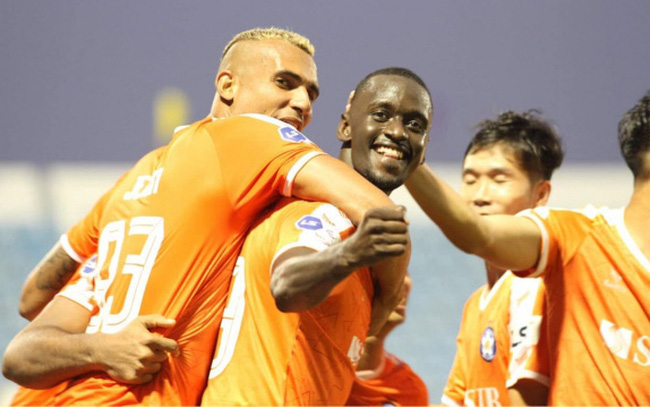 Chuyển nhượng V-League: Đ&agrave; Nẵng chi&ecirc;u mộ 'chuy&ecirc;n gia miss pen' thay Kebe - Ảnh 1