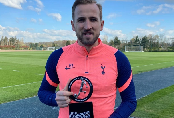 HLV David Moyes v&agrave; Harry Kane được vinh danh ở London - Ảnh 1