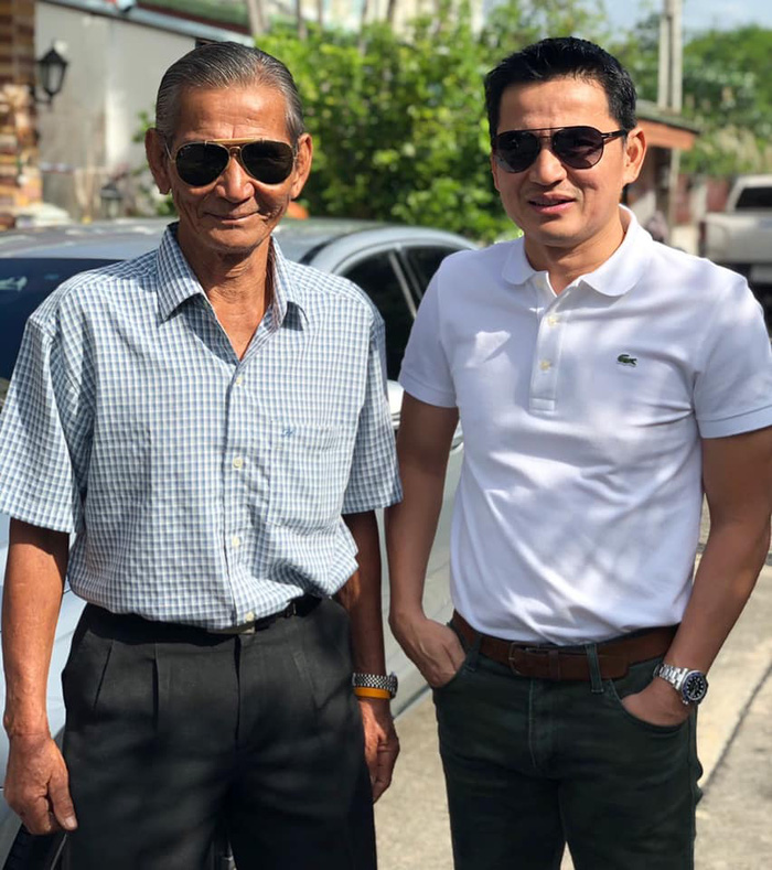 C&acirc;u chuyện cảm động về HLV Kiatisak v&agrave; bố - Ảnh 1