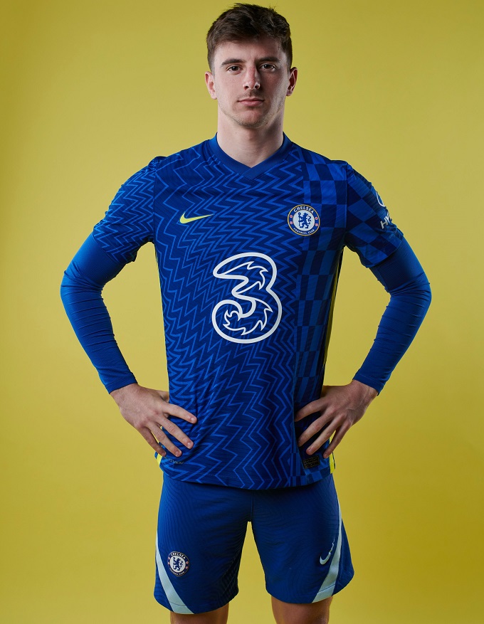 Chelsea ra mắt &aacute;o đấu mới ở Chung kết FA Cup - Ảnh 1