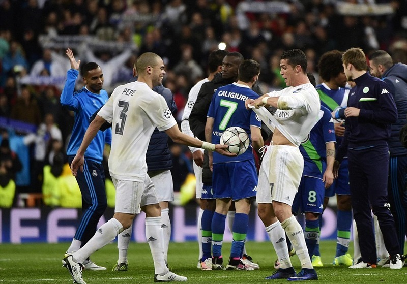 Top 10 m&agrave;n ngược d&ograve;ng kinh điển ở trận lượt về trong lịch sử Champions League - Ảnh 6