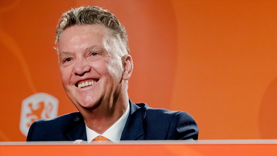 HLV Van Gaal tuy&ecirc;n bố đ&atilde; chiến thắng ung thư - Ảnh 1