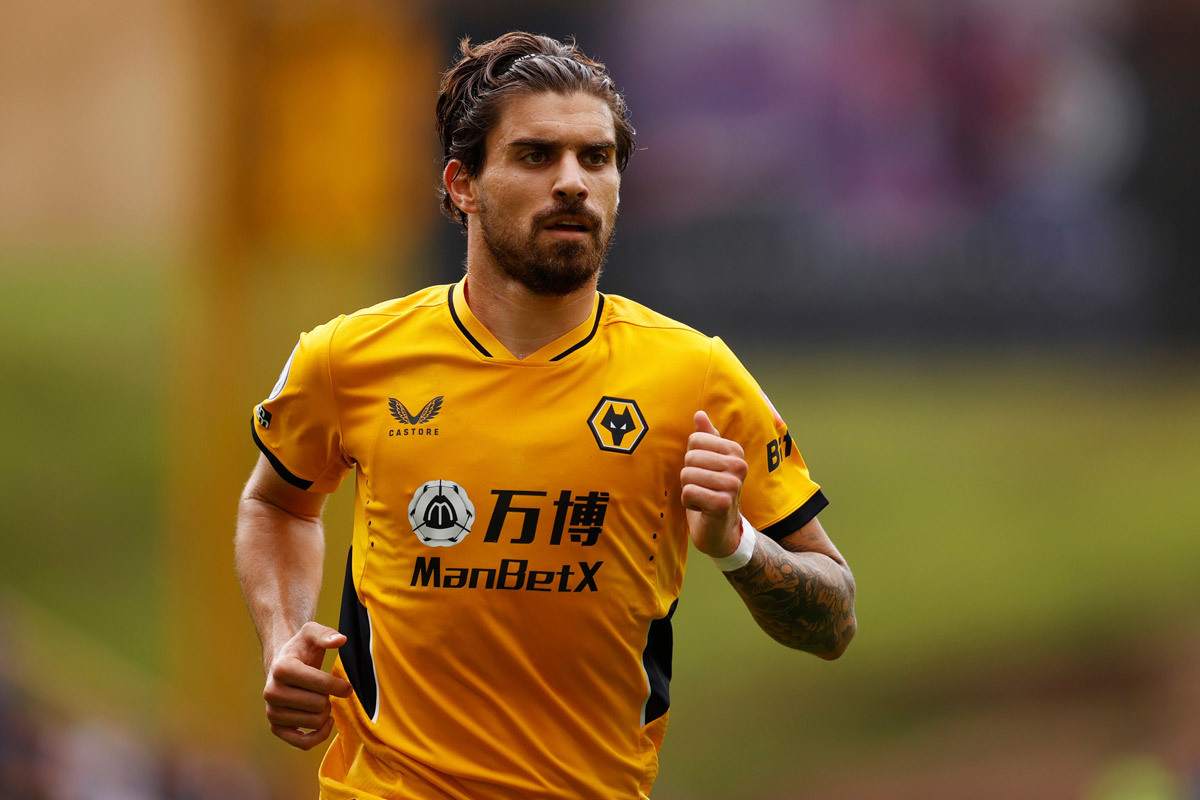 Bản tin tối 29/4: UEFA trừng phạt Man United; Wolves h&eacute;t gi&aacute; Neves 100 củ - Ảnh 1