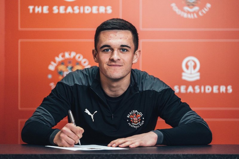 L&ecirc;n tiếng ủng hộ đồng nghiệp trẻ tuổi, Beckham d&iacute;nh lu&ocirc;n c&aacute;o buộc đạo đức giả - Ảnh 1