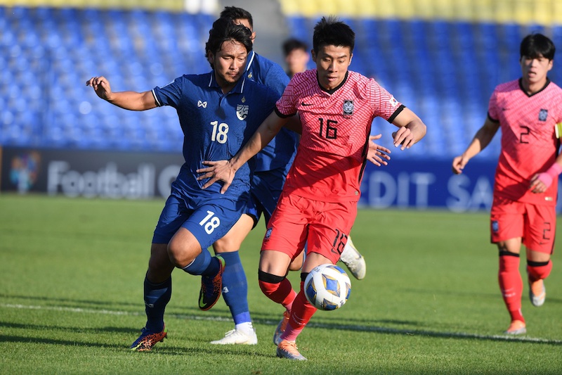 CĐV Th&aacute;i Lan mắng chửi, đ&ograve;i sa thải HLV v&igrave; thua k&eacute;m Việt Nam - Ảnh 1