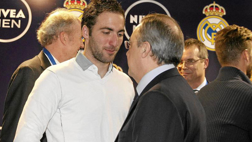 Higuain tiết lộ b&iacute; quyết gia truyền vượt mặt cả Ronaldo v&agrave; Benzema - Ảnh 2