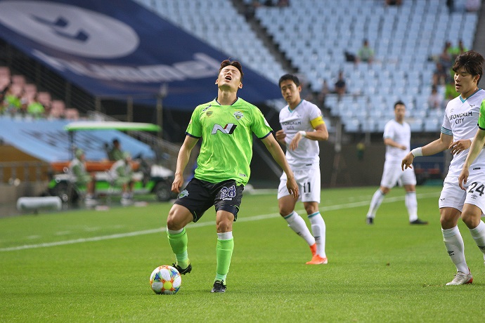 Tip kèo miễn phí chất lượng cao hôm nay ngày 16/7: A vs B - Ảnh 1