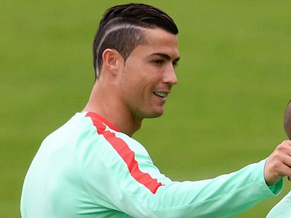 Kiểu t&oacute;c của Cristiano Ronaldo - Ảnh 3