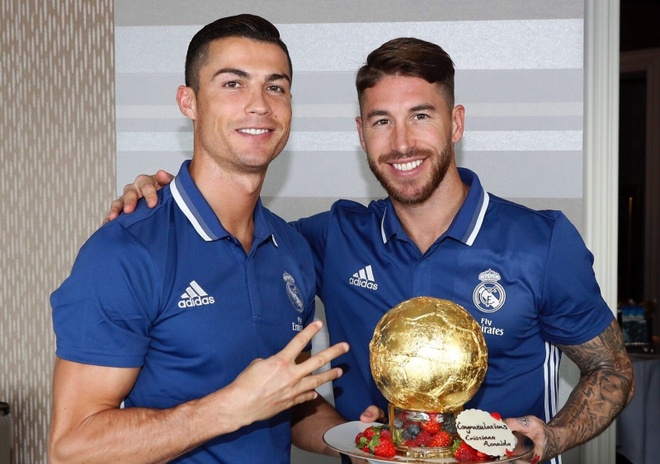Al Nassr muốn đ&oacute;n Ramos về đ&aacute; chung với Ronaldo - Ảnh 1