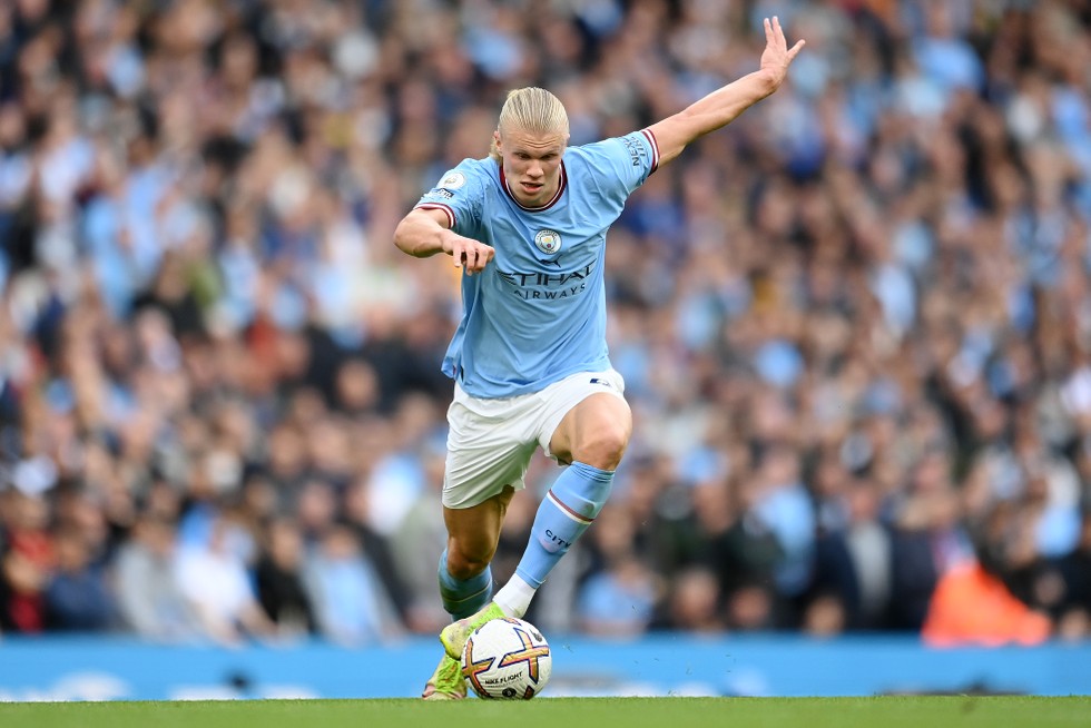 Đội h&igrave;nh hay nhất ch&acirc;u &Acirc;u 2022: H&agrave;ng c&ocirc;ng kh&ocirc;ng thể ngăn cản! - Ảnh 6