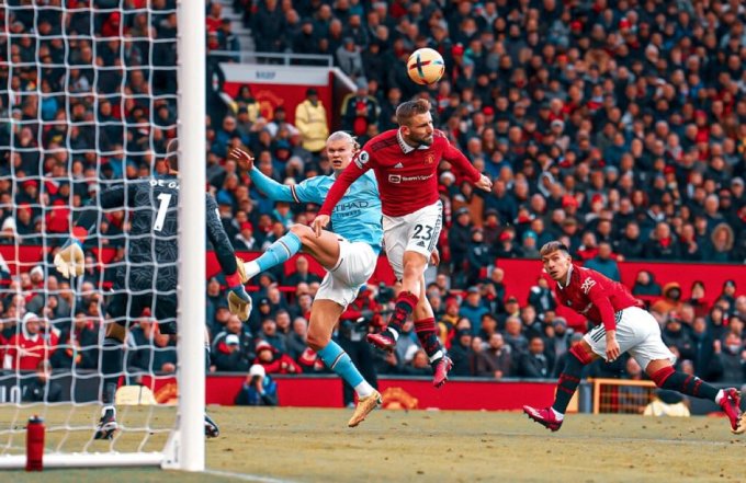 T&agrave;ng h&igrave;nh trước M.U, si&ecirc;u Robot của Man City bị Pep Guardiola &ldquo;nắn g&acirc;n&rdquo; - Ảnh 2