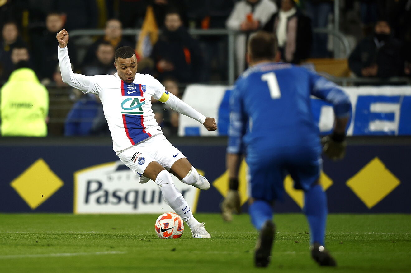 Mbappe ra 2 y&ecirc;u s&aacute;ch để đầu qu&acirc;n cho Real Madrid - Ảnh 2