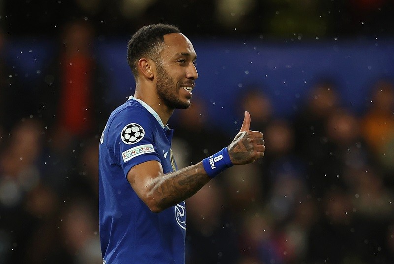 Graham Potter l&yacute; giải quyết định phũ ph&agrave;ng với Aubameyang - Ảnh 1