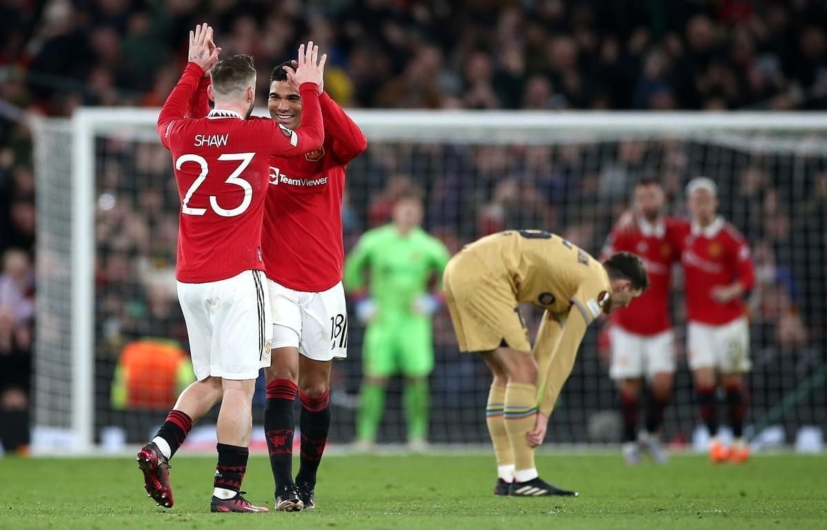 Thua đau Man United, Pique ch&ecirc; bai Barca của Xavi thậm tệ - Ảnh 2