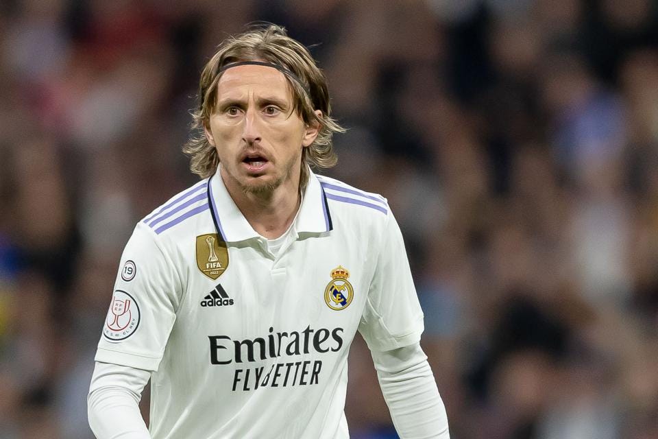 Kh&eacute;p lại những đồn đo&aacute;n, Modric ch&iacute;nh thức chốt tương lai - Ảnh 1