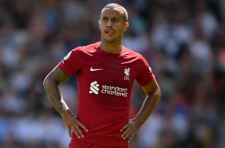 Tin Liverpool s&aacute;ng 29/3: Mục ti&ecirc;u số 1 bật đ&egrave;n xanh; Van Dijk vướng phải chỉ tr&iacute;ch - Ảnh 2