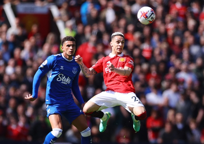 Huyền thoại M.U: &ldquo;T&ocirc;i sẽ đi&ecirc;n mất nếu phải đ&aacute; cặp với Antony&rdquo; - Ảnh 1