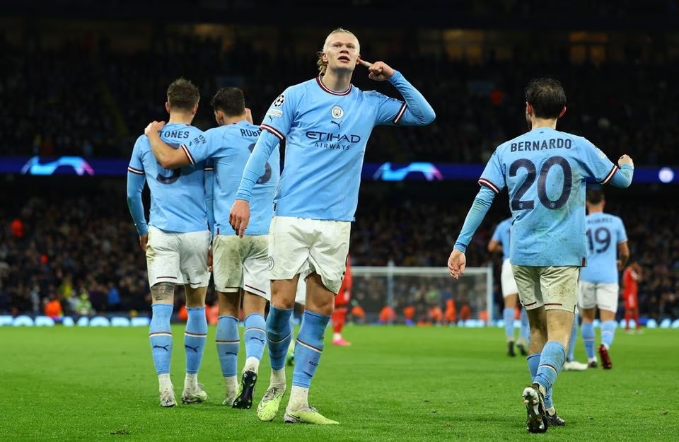 Bản tin s&aacute;ng 12/4: Man City đặt 1 ch&acirc;n v&agrave;o b&aacute;n kết; Chelsea tiếp cận thần đồng Barca - Ảnh 1