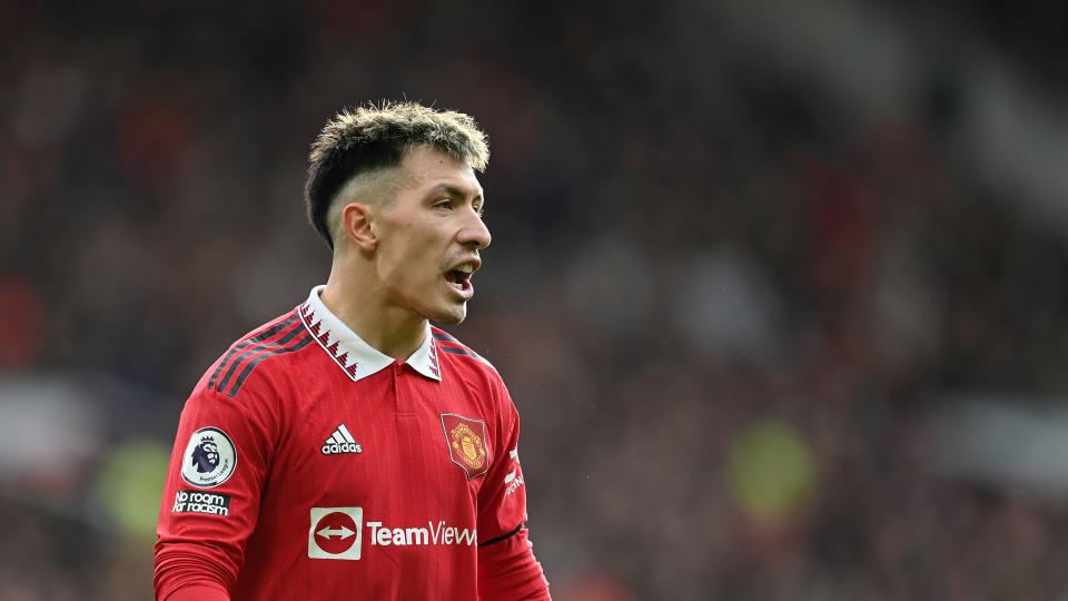 Sabitzer ngả mũ th&aacute;n phục 3 cầu thủ của Man United - Ảnh 1