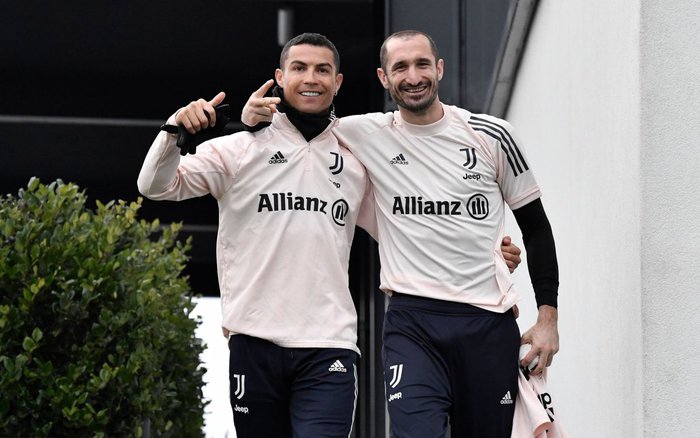 Đội h&igrave;nh trong mơ của Cristiano Ronaldo: Kh&ocirc;ng một cầu thủ người Bồ - Ảnh 2