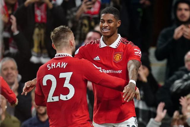 Tin M.U s&aacute;ng 20/4: Đ&oacute;n 4 c&uacute; h&iacute;ch đấu Sevilla; Ten Hag gặp trực tiếp Greenwood - Ảnh 1