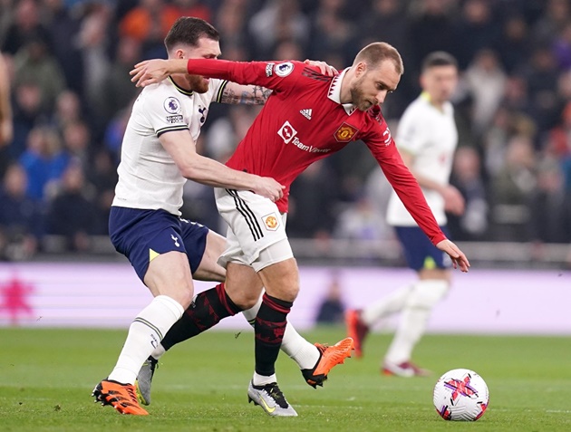 Tin M.U s&aacute;ng 28/4: R&otilde; l&yacute; do Maguire vắng mặt; Sao M.U tự tin đua v&ocirc; địch m&ugrave;a tới - Ảnh 1