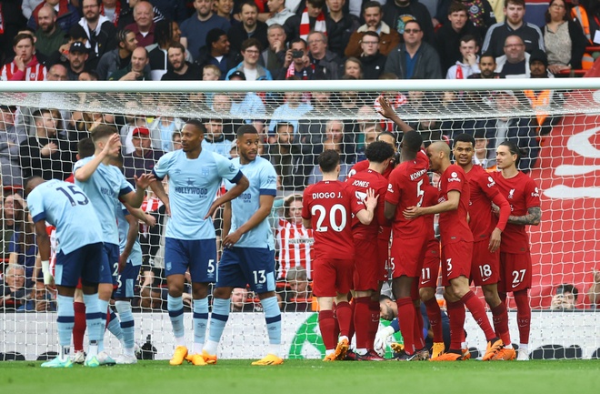 Chỉ c&ograve;n k&eacute;m M.U 1 điểm, HLV Klopp n&oacute;i g&igrave; về cuộc đua Top 4 - Ảnh 2