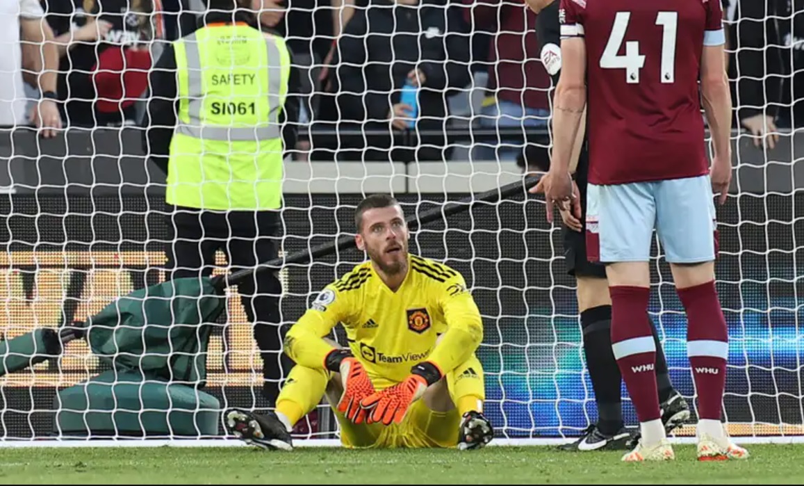 Lại mắc sai lầm ngớ ngẩn, Ten Hag n&oacute;i thẳng tương lai của De Gea - Ảnh 1