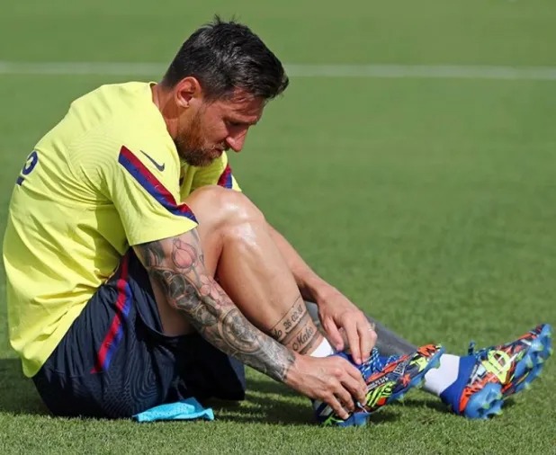 Top 5 đ&ocirc;i gi&agrave;y chất hơn nước cất trong bộ sưu tập của Messi - Ảnh 2