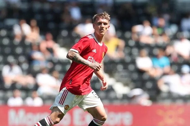 Tin M.U s&aacute;ng 18/5: Trụ cột b&aacute;o tin vui; G&acirc;y bất ngờ với cựu sao Liverpool - Ảnh 2