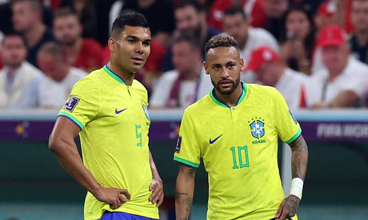 Casemiro đ&iacute;ch th&acirc;n ra tay, ch&egrave;o k&eacute;o si&ecirc;u sao của PSG về Man United - Ảnh 2