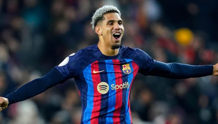 Ten Hag gật đầu, Man United “đột kích” bộ đôi trụ cột của Barca - Ảnh 2