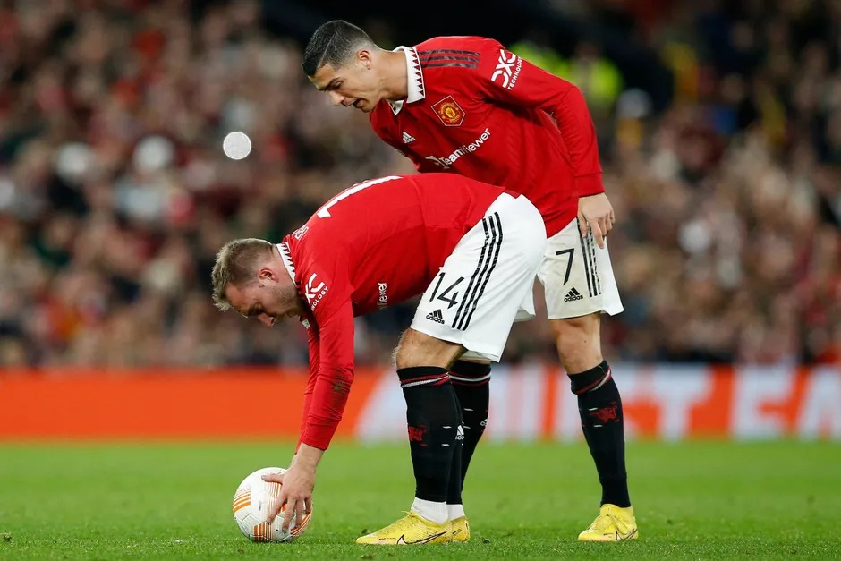 Eriksen h&eacute; lộ tật xấu của Ronaldo khi c&ograve;n kho&aacute;c &aacute;o Man United - Ảnh 2