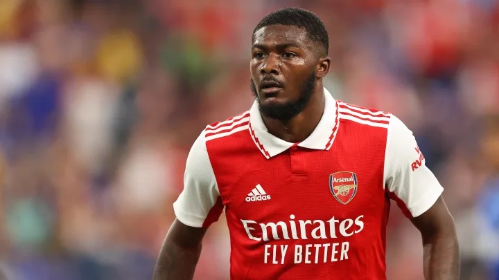 Arsenal ch&iacute;nh thức chia tay c&ugrave;ng l&uacute;c 10 cầu thủ - Ảnh 1