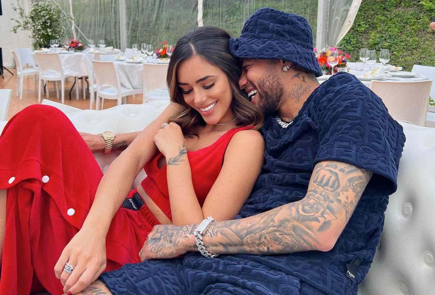 Neymar hổ thẹn với gia đ&igrave;nh v&igrave; th&oacute;i ăn chơi tr&aacute;c t&aacute;ng - Ảnh 2