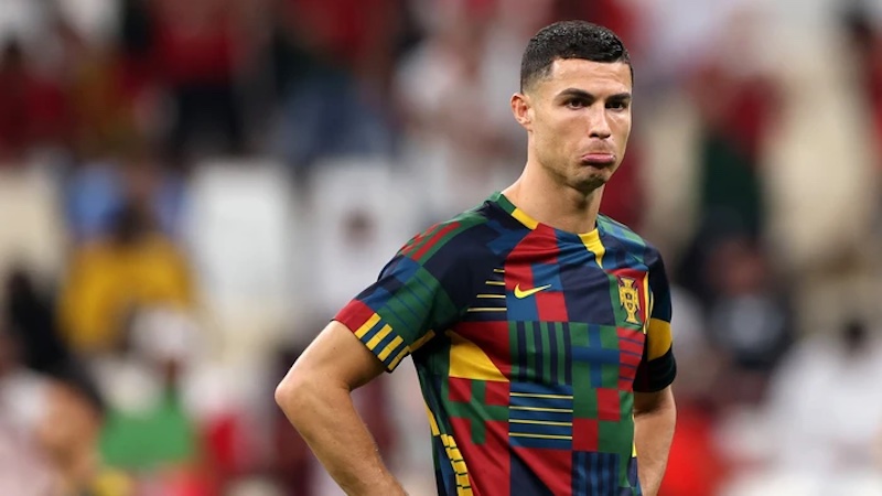 Ronaldo bất ngờ d&iacute;nh chỉ tr&iacute;ch của 