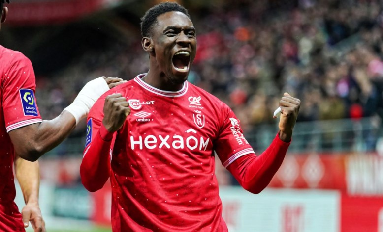 Arsenal chốt gi&aacute; 