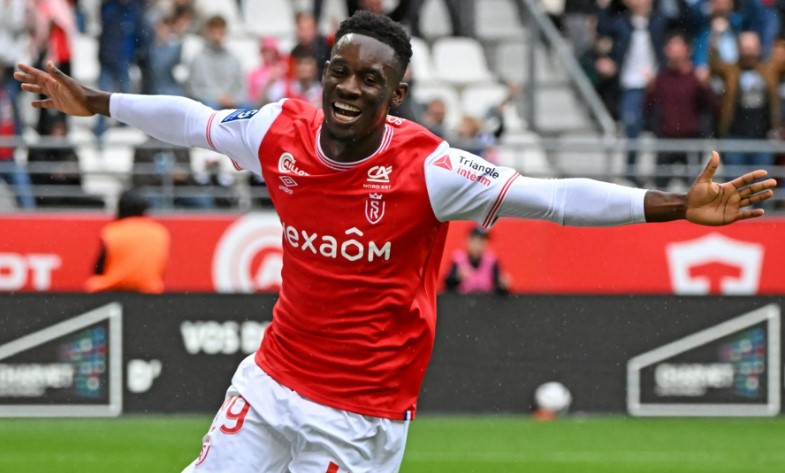 Arsenal chốt gi&aacute; 