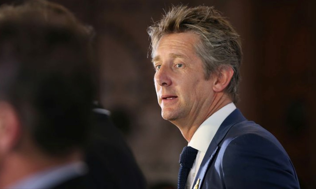 Huyền thoại Man United nhập viện khẩn cấp v&igrave; xuất huyết n&atilde;o - Ảnh 1