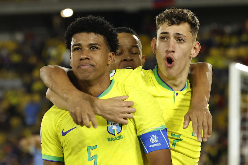 T&igrave;m người thay Busquets, Barca nhăm nhe tới 