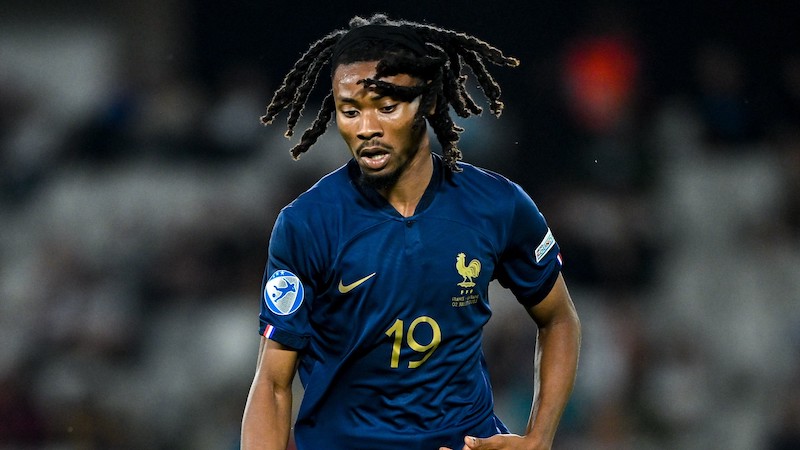 Top 5 tiền vệ c&oacute; khả năng cập bến Liverpool: Bom tấn 90 củ - Ảnh 1