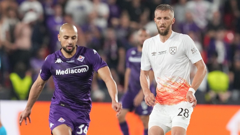 Muốn t&aacute;i hợp với tr&ograve; cũ, Ten Hag nhận ngay g&aacute;o nước lạnh - Ảnh 1