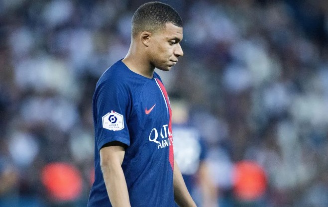 Chủ tịch PSG c&oacute; động th&aacute;i cực phũ với 