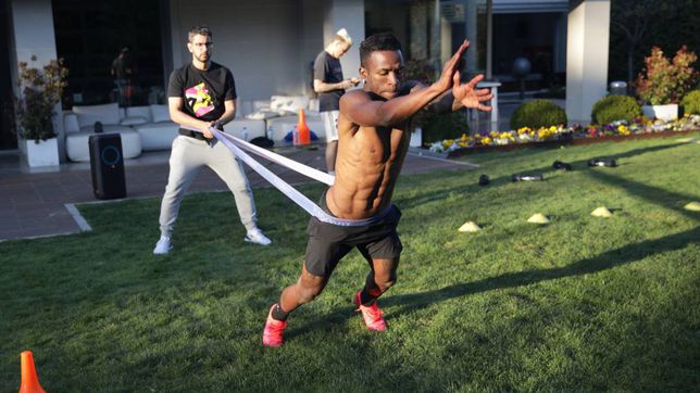 Vinicius xung phong nhận th&ecirc;m trọng tr&aacute;ch ở Real Madrid - Ảnh 1