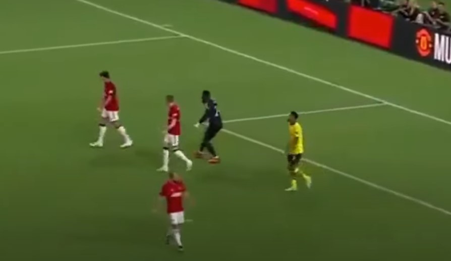 Onana quát thẳng mặt Maguire vì sai lầm ngớ ngẩn trước Dortmund - Ảnh 2