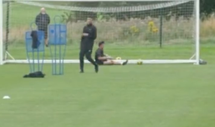 Hot! Ng&ocirc;i sao được CĐV M.U mong chờ nhất đ&atilde; trở lại s&acirc;n tập - Ảnh 1