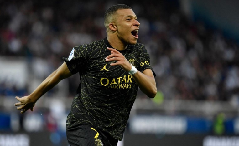 B&iacute; mật 'động trời' đằng sau vụ trở lại tập luyện của Mbappe - Ảnh 2