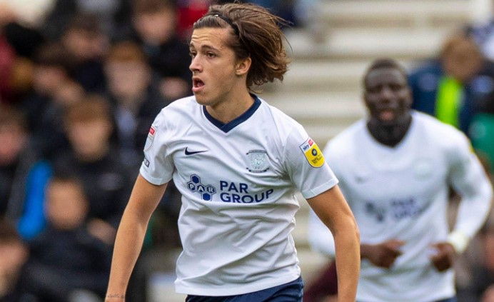 Ch&aacute;n Maguire, West Ham chuyển sang 